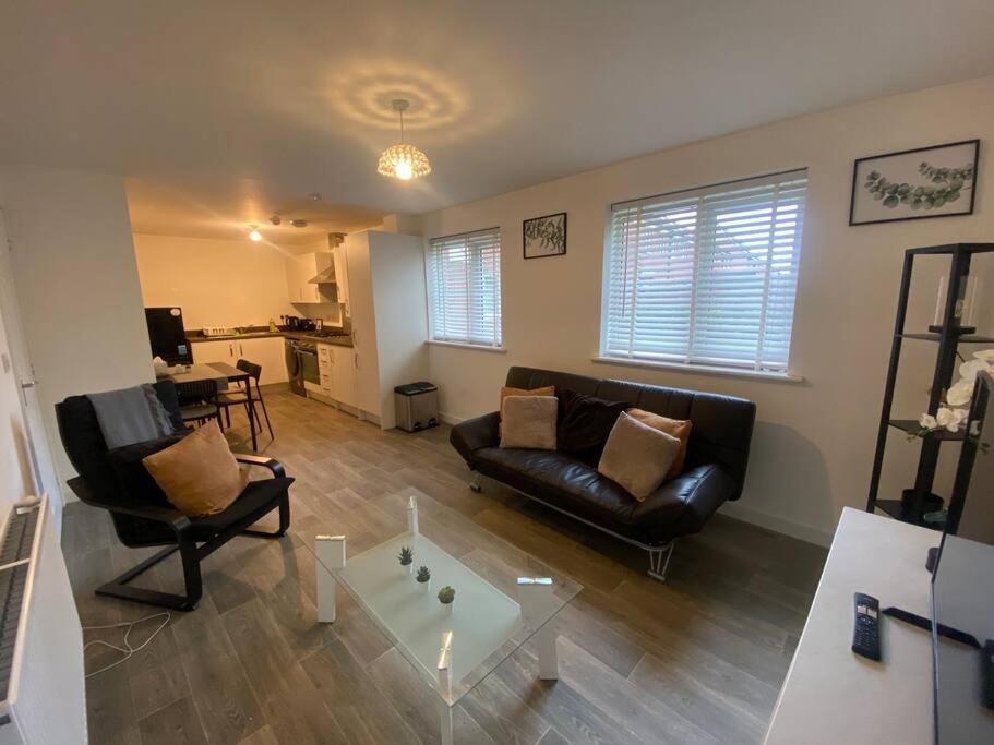 2 Bedroom Private Spacious Apartment In West Midlands Birmingham Bagian luar foto